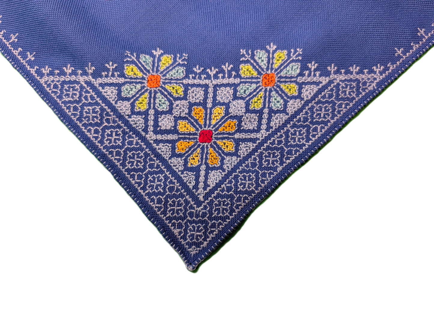 Table Cloth with 6 napkins Fassi Multi-color embroidery on Blue background / Nappe avec 6 serviettes Broderie Fassi couleurs sur fond Bleu