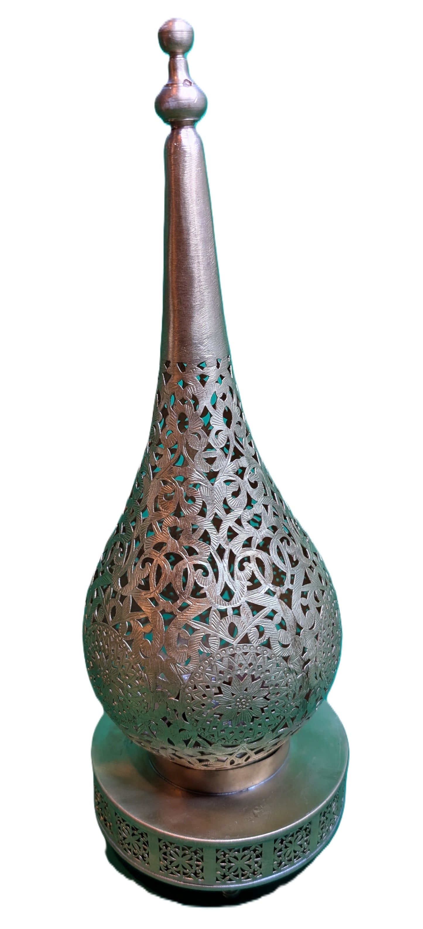 Handmade brass-copper drop table lamp with geometric shapes / Lampe de table artisanale forme goutte en cuivre avec des formes géométriques