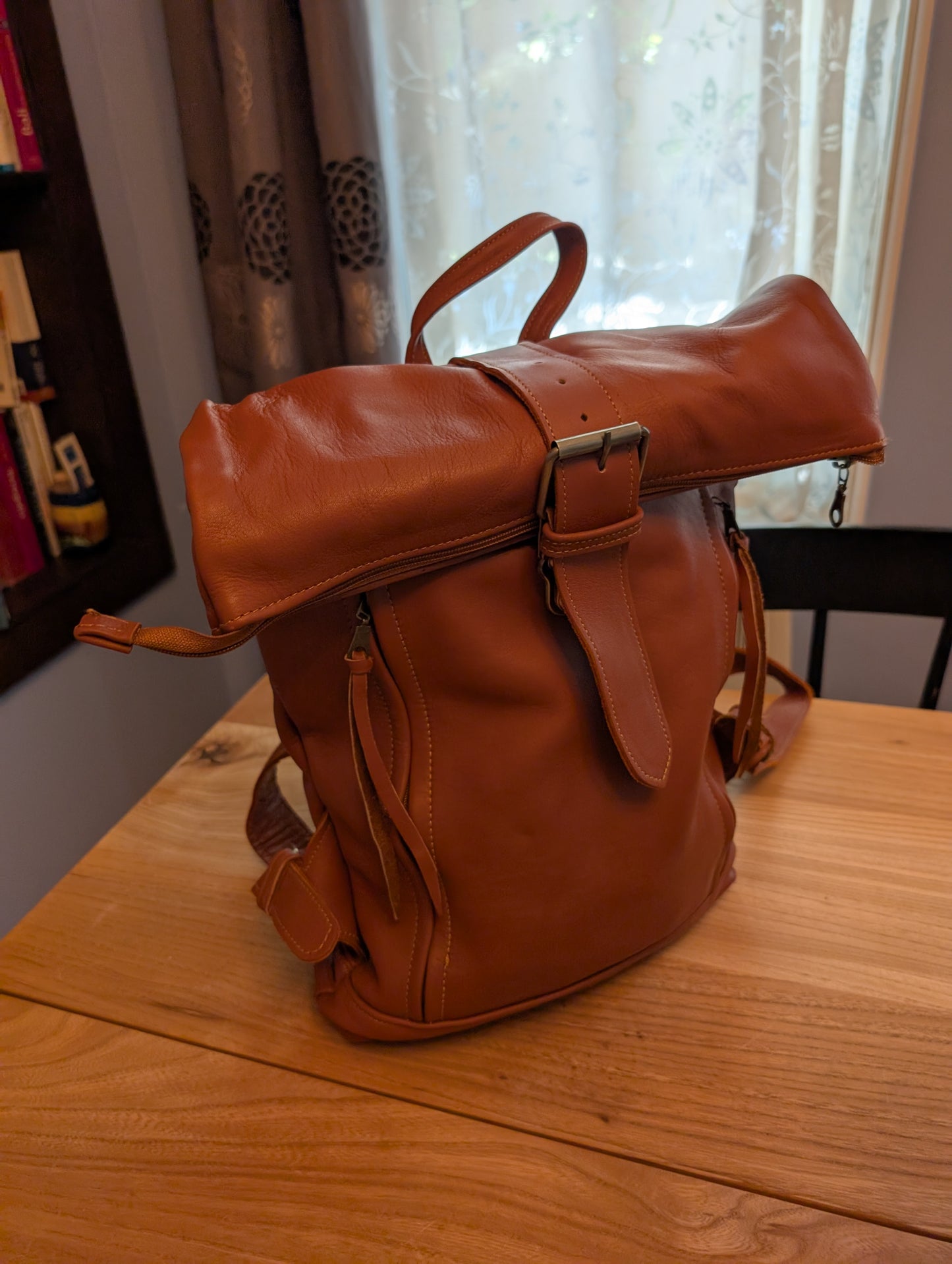 Leather Backpack / Sac à dos en cuir