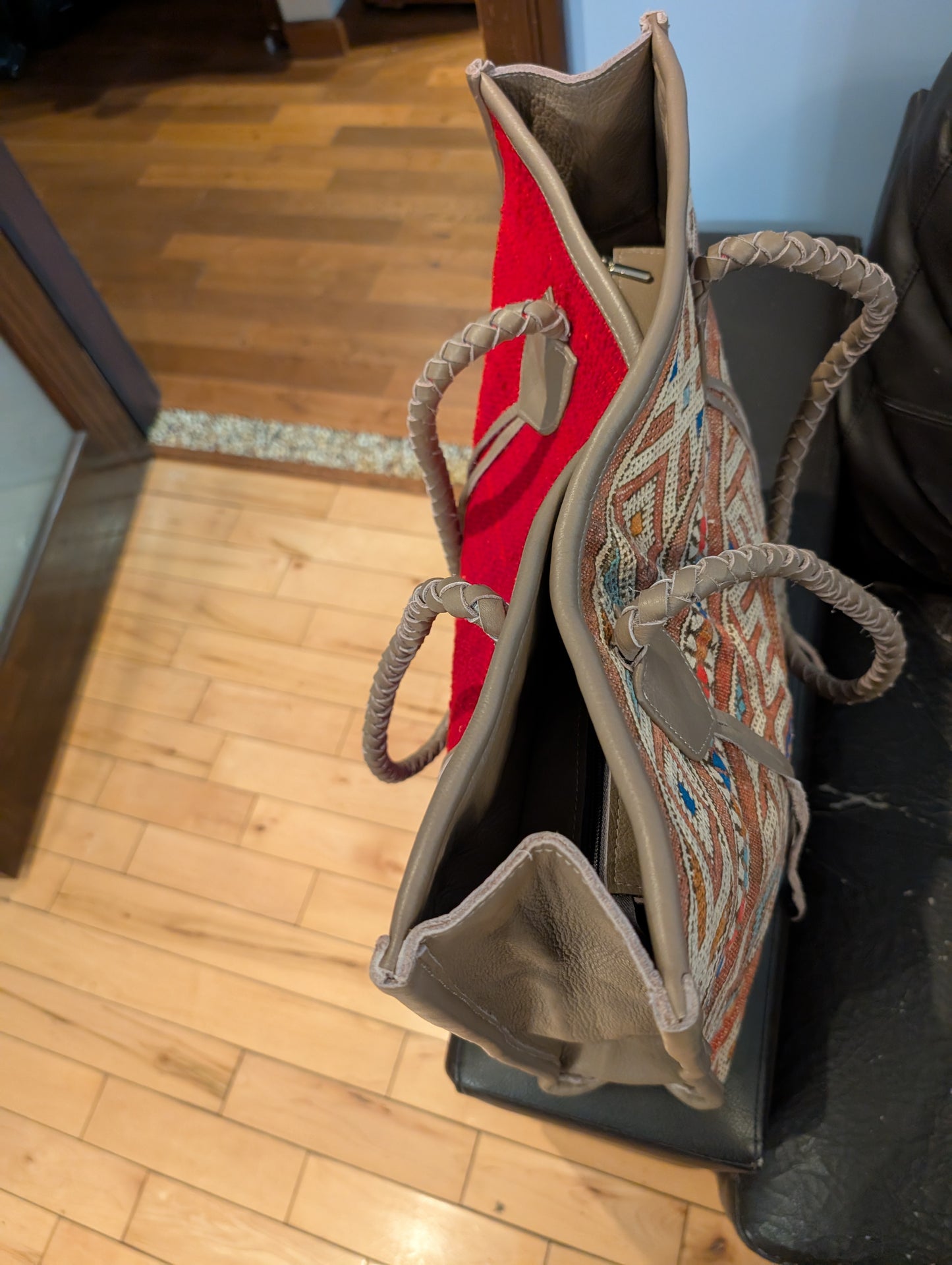 Embroidery Tote with leather - khaku / Cabas en tissage de tapis avec cuir - kaki
