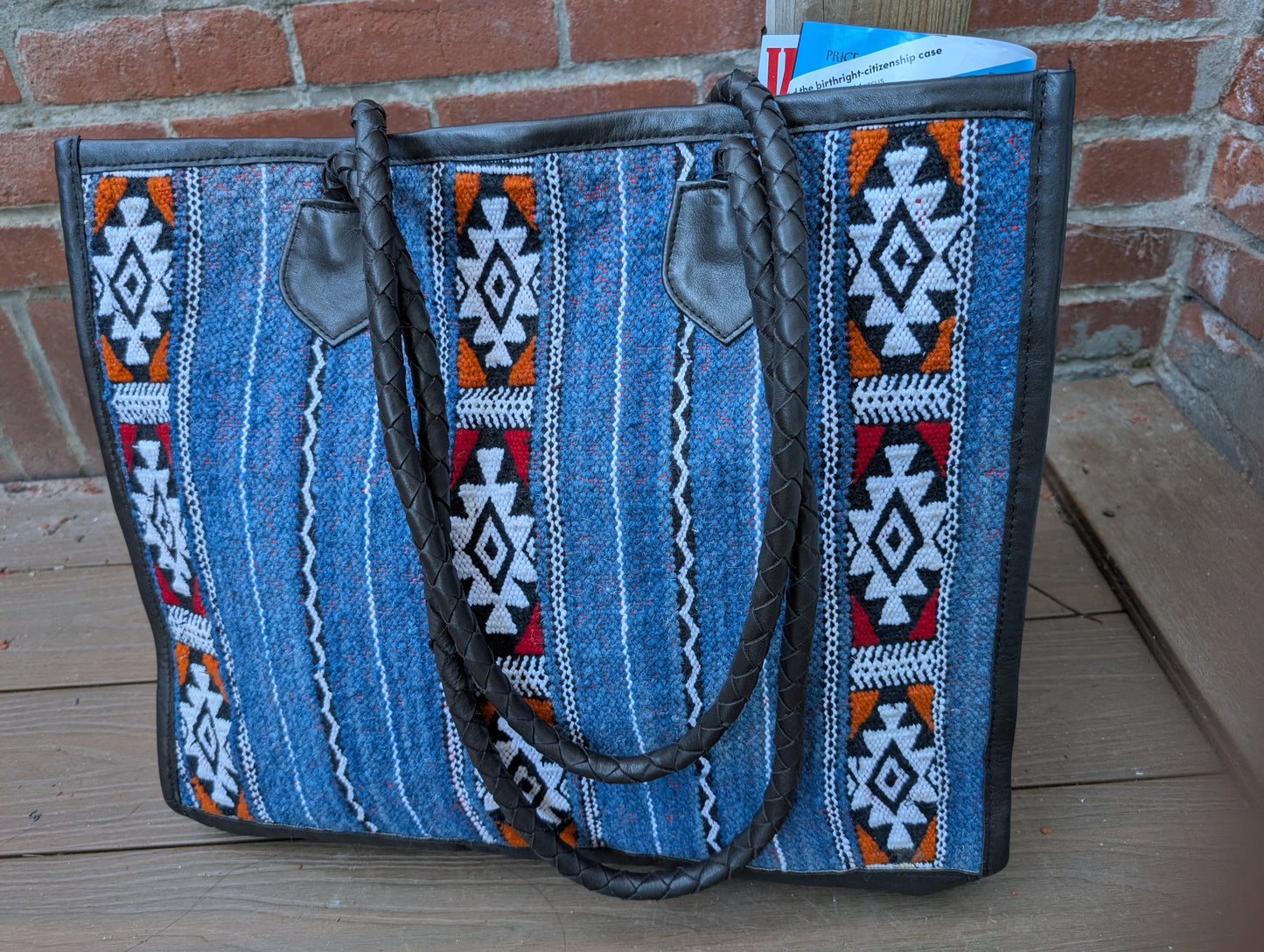 Embroidery Tote with leather - blue / Cabas en tissage de tapis avec cuir - bleu