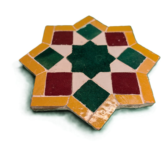 Octagonal sample of Zellige Green-Red-Mustard / Échantillon octagonal de zellige Vert-Rouge-Moutarde