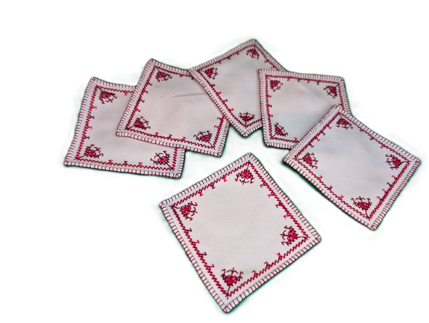 Glass coasters 6-pack Fassi Red embroidery on White background / Lot de 6 sous-verres brodés Fassi Rouge sur fond Blanc