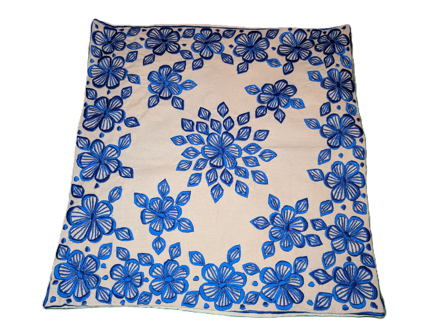 Pillow Case Rbati embroidery blue flower pattern white background / Taie d'oreiller broderie Rbati motif fleur bleue fond Blanc