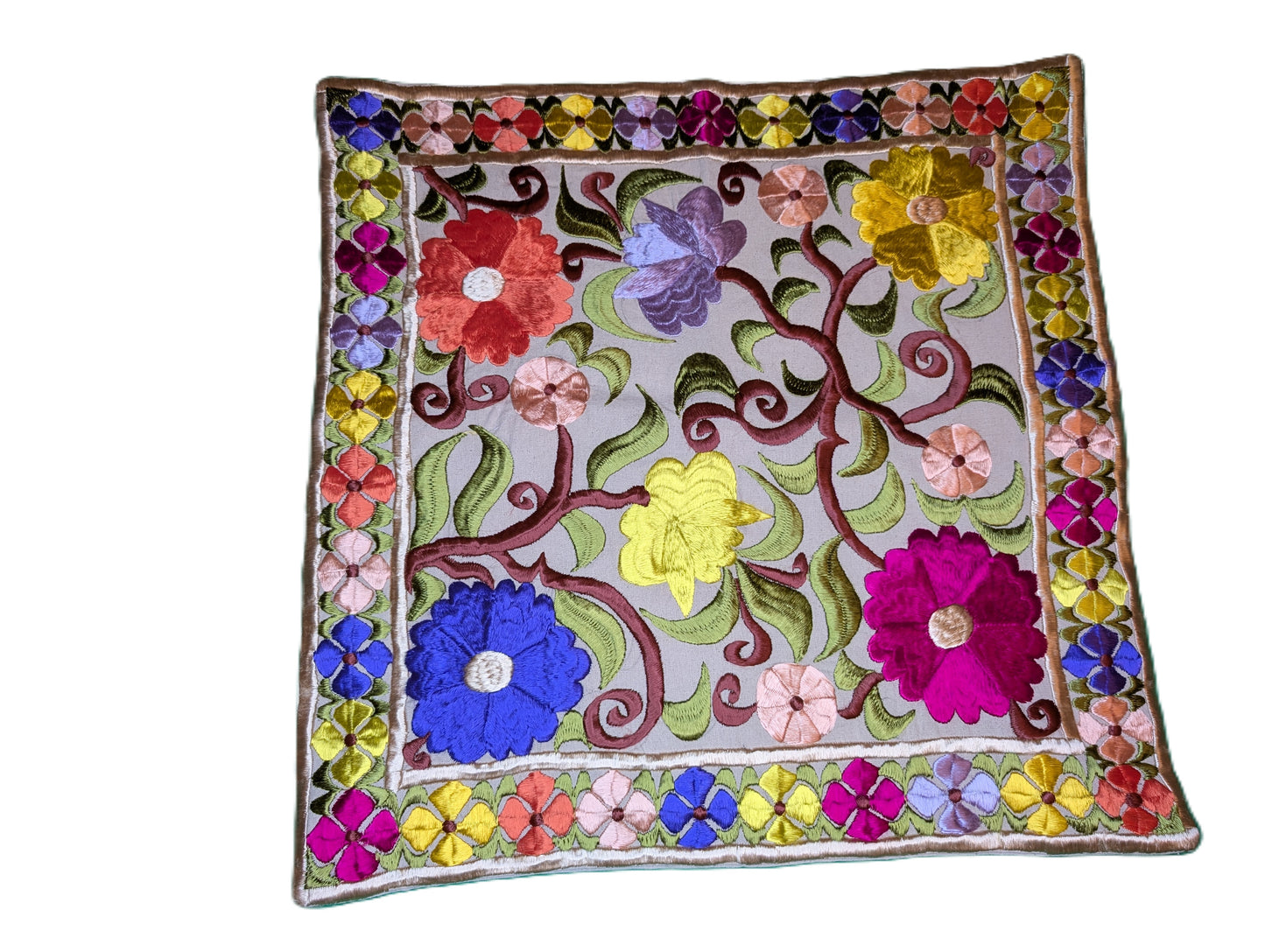 Pillow Case Rbati embroidery Multi-clor flower pattern beige background / Taie d'oreiller broderie Rbati fleur multi-couleurs sur fond Beige
