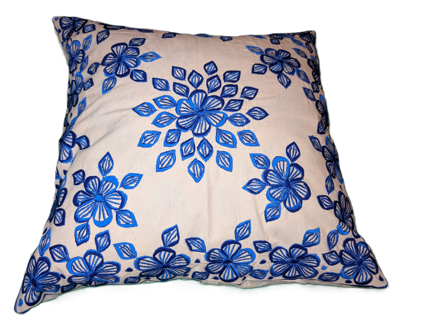 Pillow Case Rbati embroidery blue flower pattern white background / Taie d'oreiller broderie Rbati motif fleur bleue fond Blanc