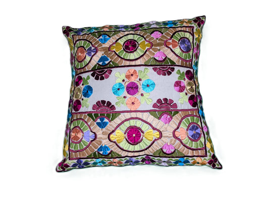 Pillow Case Rbati embroidery Multi-clor eye pattern beige background / Taie d'oreiller broderie Rbati oeil multi-couleurs sur fond Beige