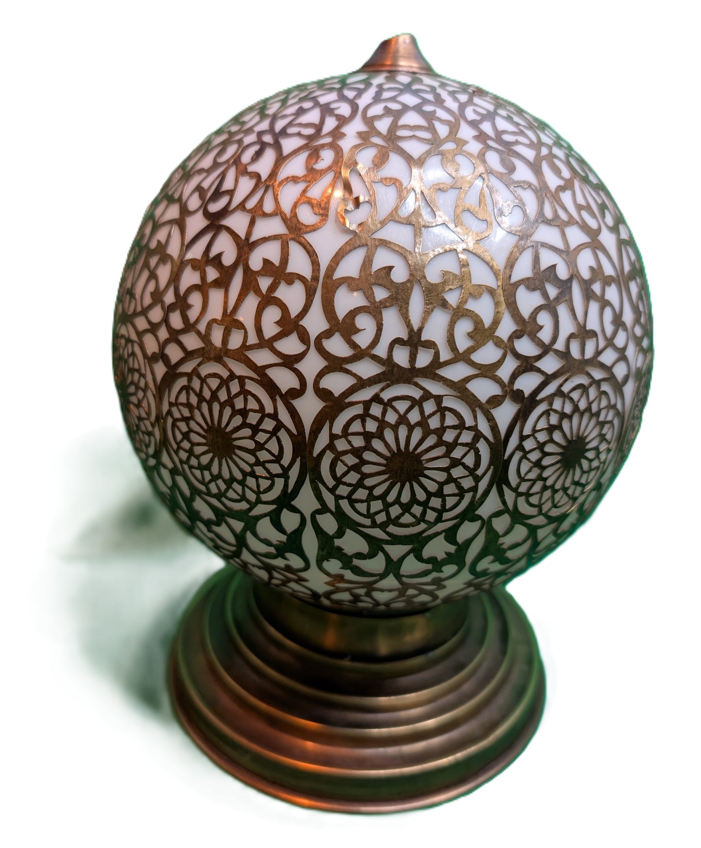 Handmade brass-copper sphere table lamp / Lampe de table sphérique en laiton-cuivre faite à la main