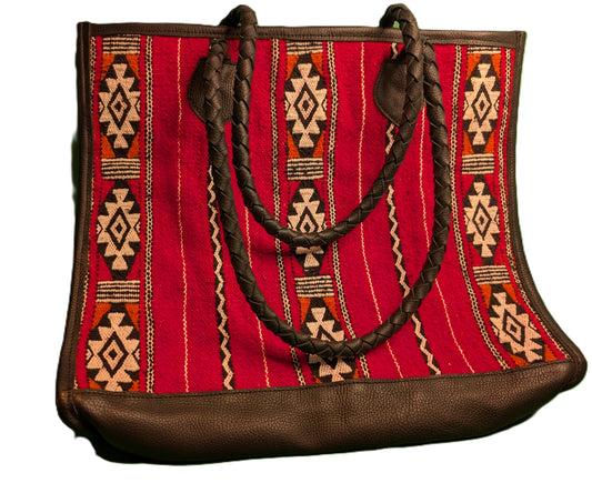 Embroidery Tote with leather - red / Cabas en tissage de tapis avec cuir - rouge
