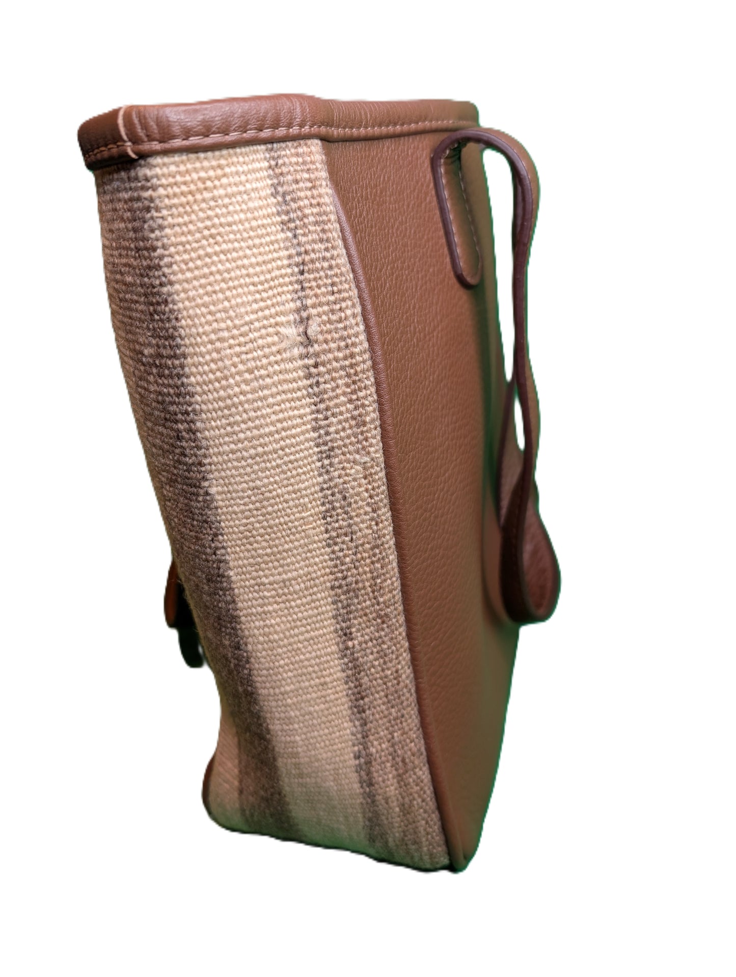 Leather Tote with embroidery - brown / Sac fourre-tout en cuir avec tissage de tapis - brun