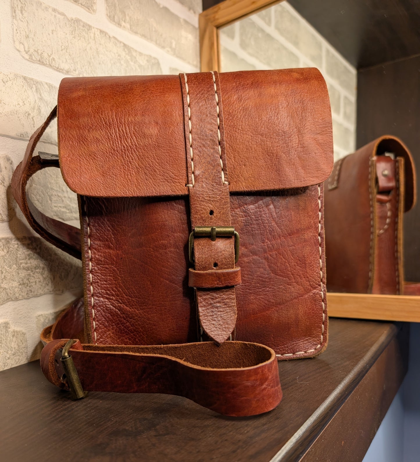 Simple Leather Bag - crossbody/ Sac à main a en cuir simple - Petit