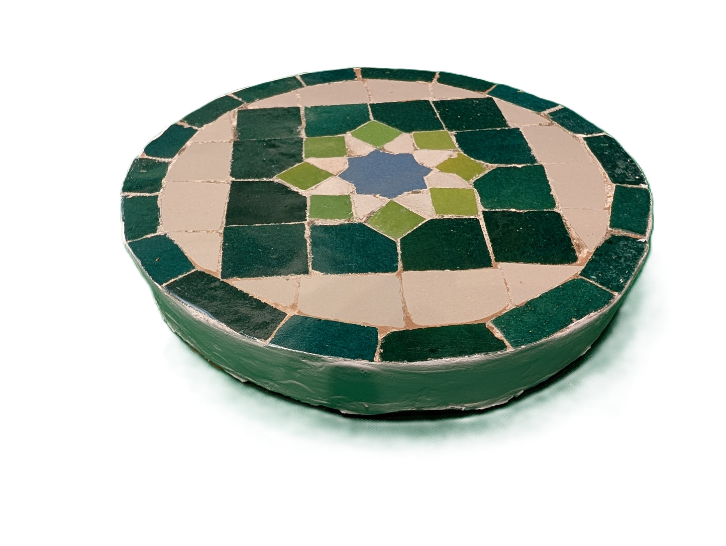 Round sample of Zellige octagonal-square shape green and white / Échantillon rond de zellige en forme octagonal et carré vert et blanc